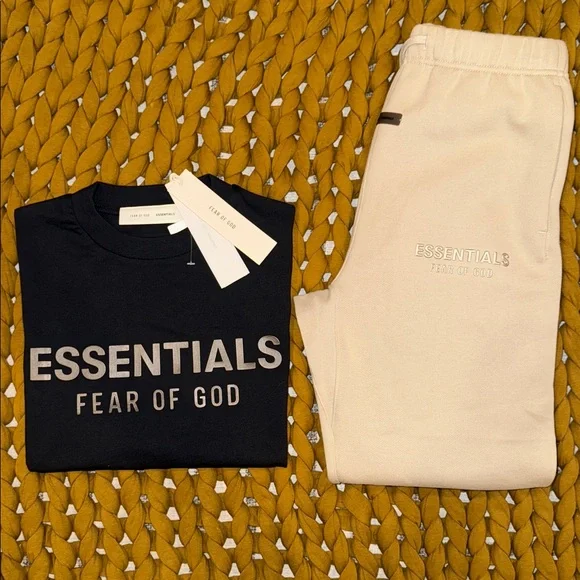 Fear of God Essentials Black Tee and Cream Joggers - Picture 3 of 9
